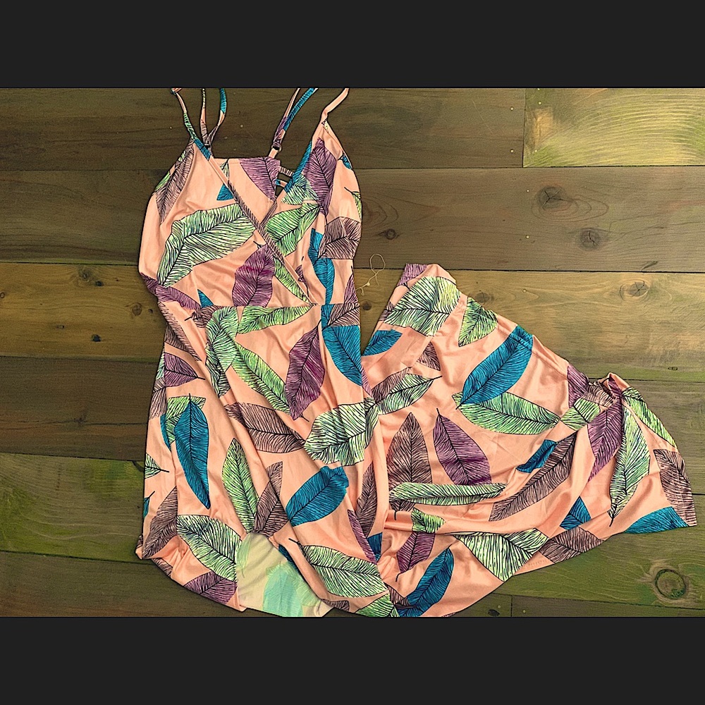 Long Light Salmon Leaf Print Dress